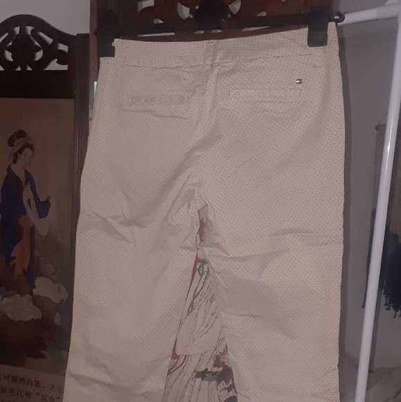 Tommy Hilfiger women's polka dot chinos/slacks. Size 0. Cream color. Cotton. - Picture 2 of 5